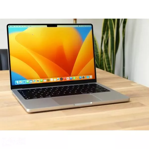 Macbook Air M3 (8GB 512SSD 14 Inch) on rent
