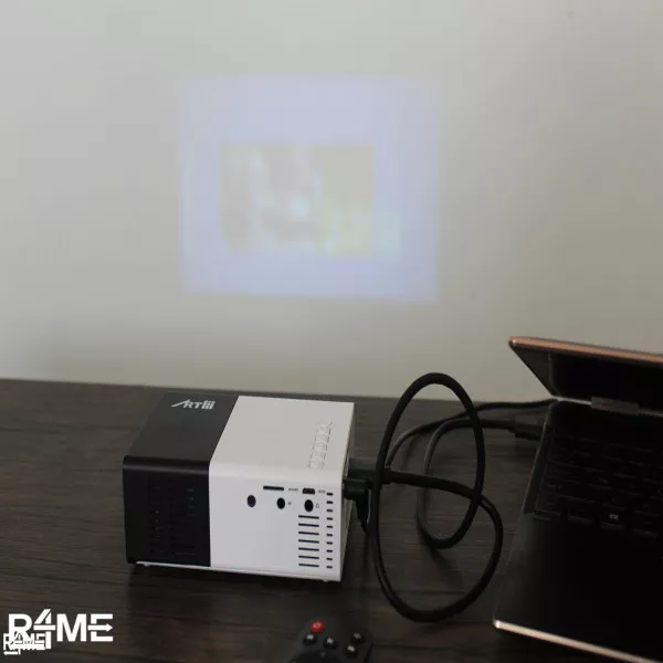 PROJECTOR WITH SCREEN 6’ on rent
