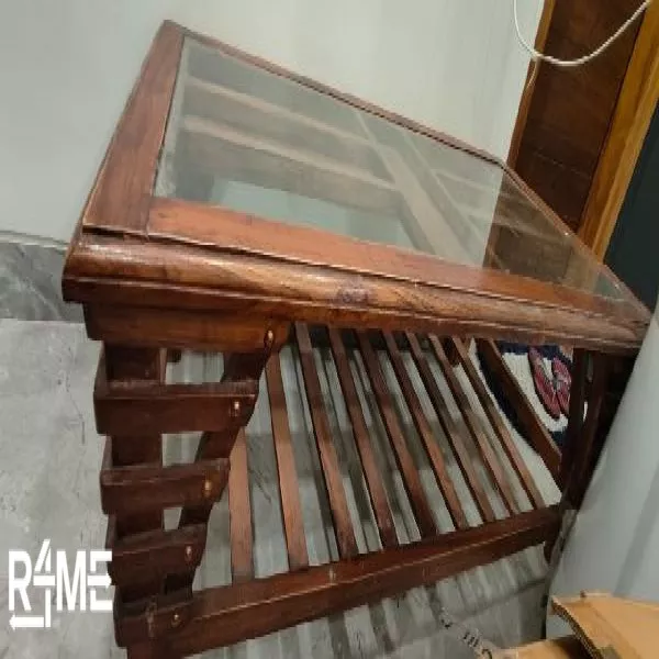 5 Seater Sofa + Center Table on rent