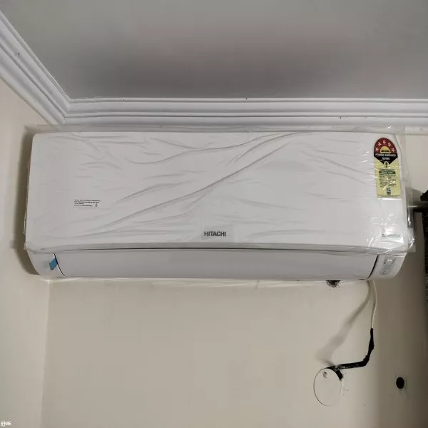 HITACHI AIR CONDITIONER 1.5 TON 5 STAR on rent