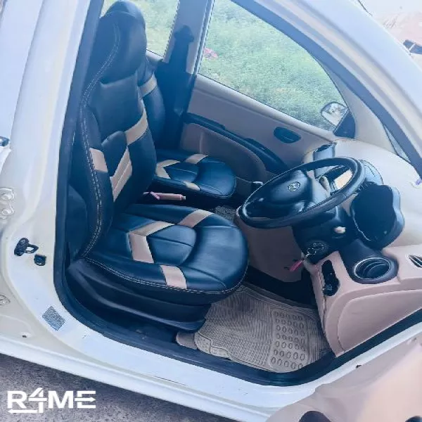 Hyundai i10 CNG on rent