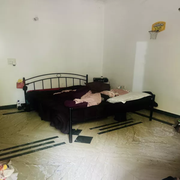 Queen size Iron Bed on rent