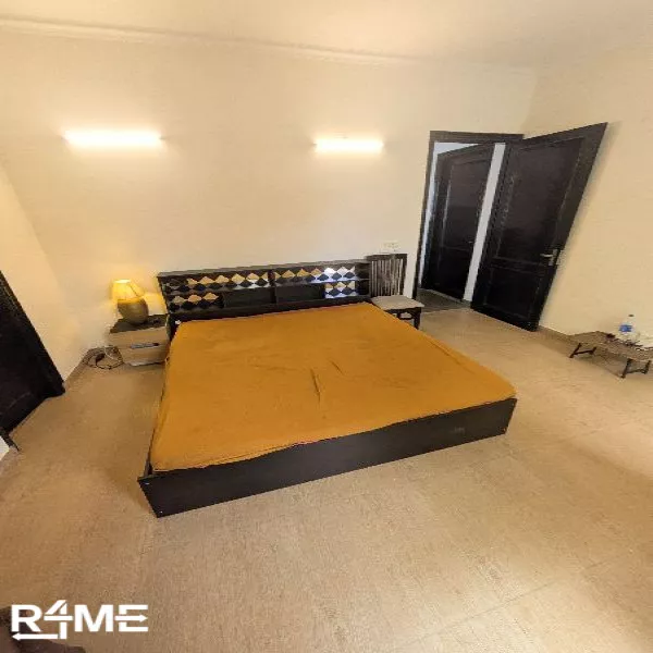 King Size Box Bed with Storage on rent