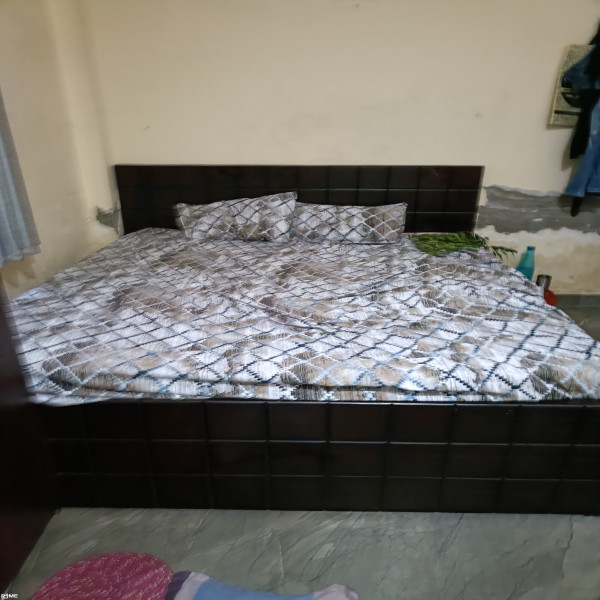 Dubble bed with mattress on rent