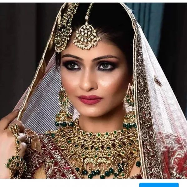 Green and gold jewellery set with Jhumka on rent